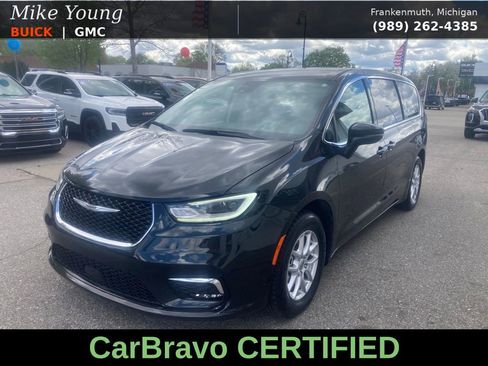 Used 2023 Chrysler Pacifica Touring-L FWD image 1