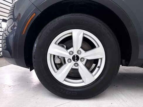 Used 2023 Kia Sorento LX FWD image 14