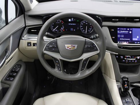Used 2023 Cadillac XT5 Premium Luxury image 16