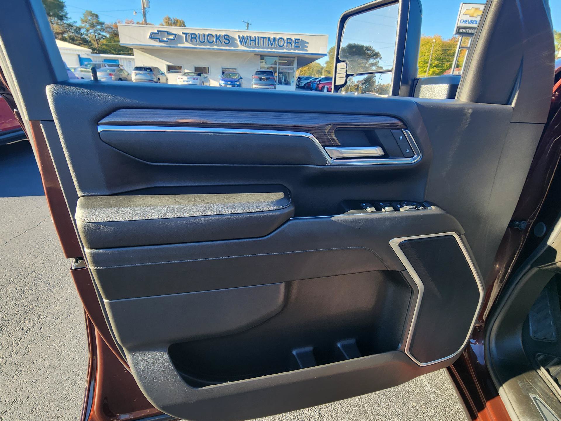 Used 2024 Chevrolet Silverado 2500 LT w/ Convenience Package RWD image 13