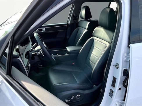 Used 2025 Hyundai Santa Fe Limited image 25