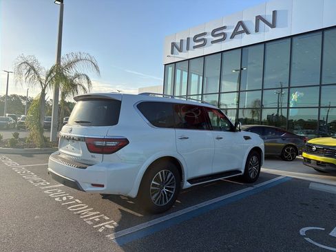 Used 2024 Nissan Armada SL w/ Captain's Chairs Package image 5