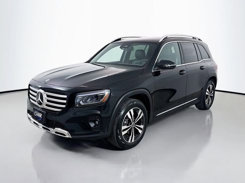 Used 2025 Mercedes-Benz GLB 250 image 3