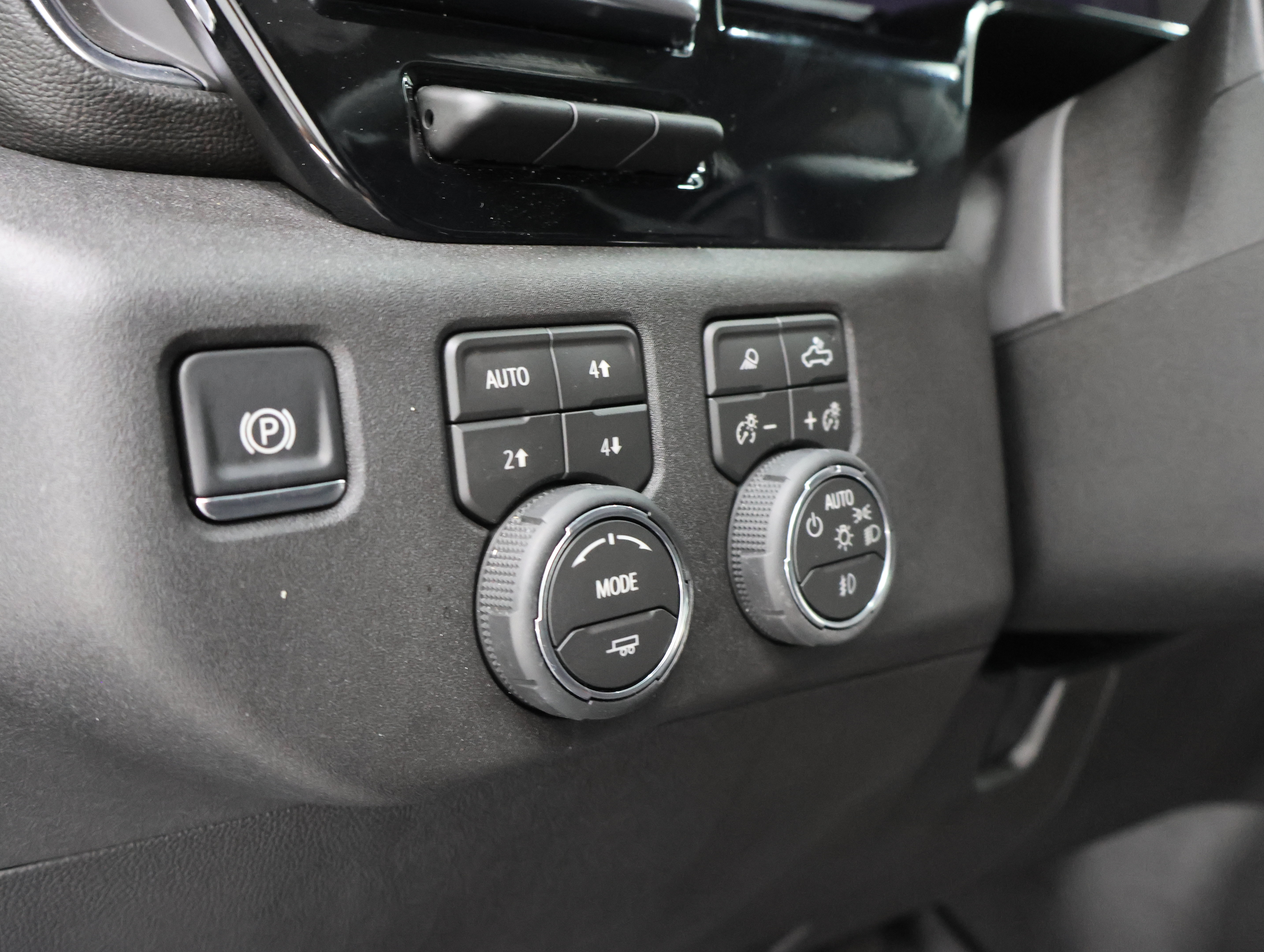 Used 2026 Chevrolet Silverado 3500 LTZ w/ LTZ Plus Package AWD/4WD image 51