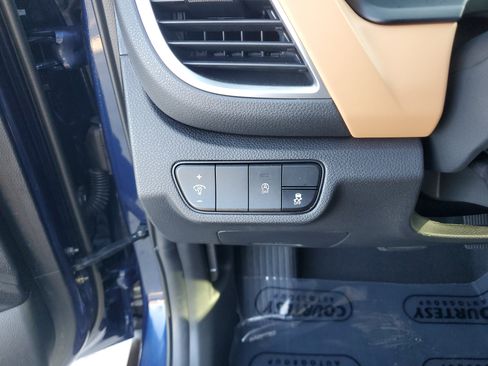 Certified 2025 Kia Seltos EX w/ EX Sunroof Package image 31