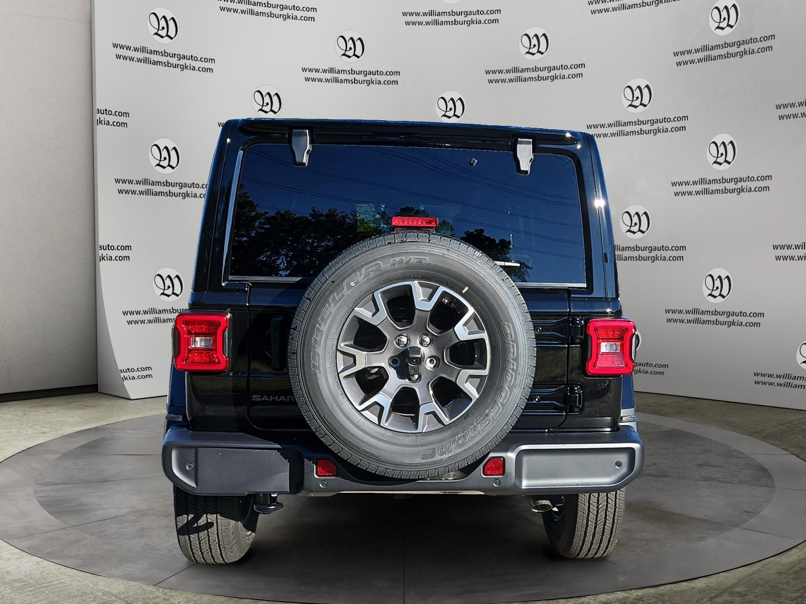 New 2027 Jeep Wrangler Unlimited Sahara AWD/4WD image 4