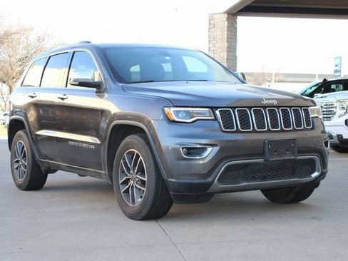 Used 2019 Jeep Grand Cherokee Limited w/ Luxury Group II image 2