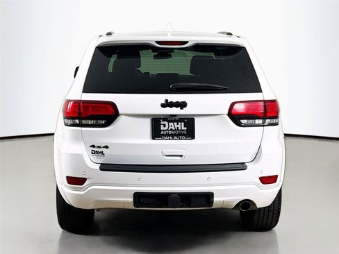Used 2021 Jeep Grand Cherokee Laredo X AWD/4WD image 12