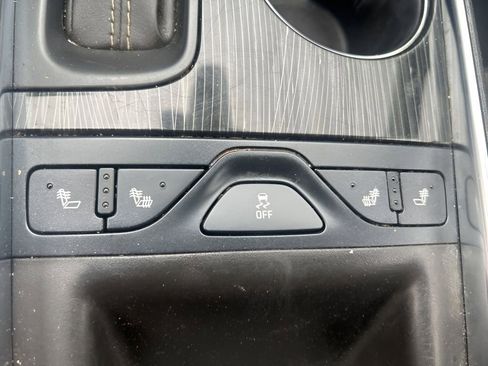 Used 2018 Chevrolet Impala LT w/ Sunroof and Spoiler Package image 30