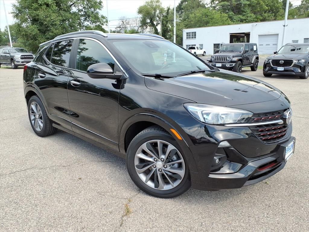 Used 2023 Buick Encore GX Select w/ Experience Buick Package FWD image 2