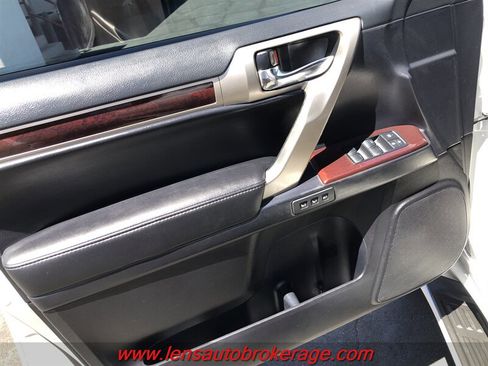 Used 2014 Lexus GX 460 w/ Premium Package AWD/4WD image 9
