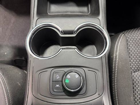 Used 2022 GMC Terrain SLE w/ Elevation Edition image 13