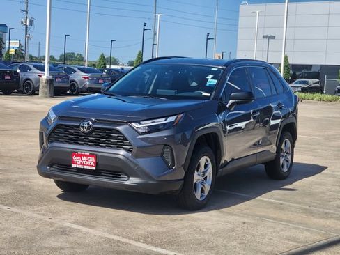 Certified 2025 Toyota RAV4 LE AWD/4WD image 3