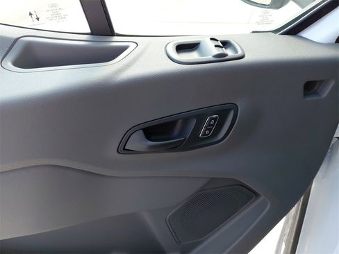 New 2025 Ford Transit 250 148 Medium Roof image 30