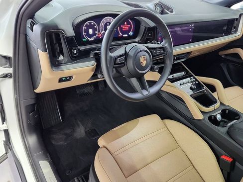 Certified 2026 Porsche Cayenne Coupe AWD/4WD image 4