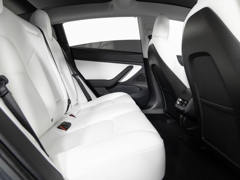 Used 2020 Tesla Model 3 Performance image 22