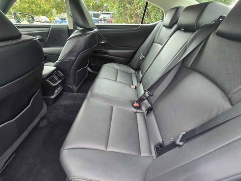 Used 2022 Lexus ES 250 w/ Premium Package image 19