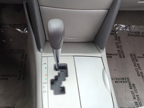 Used 2009 Toyota Camry LE FWD image 12