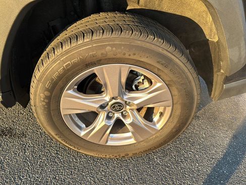 Used 2023 Toyota RAV4 XLE image 31