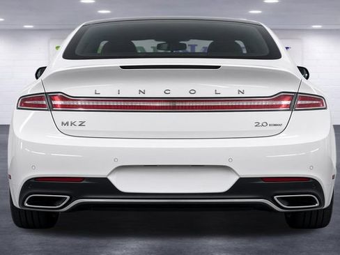 Used 2014 Lincoln MKZ FWD image 4