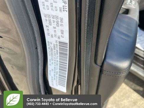 Used 2011 Jeep Grand Cherokee Overland image 27