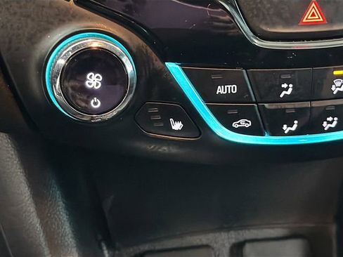 Used 2017 Chevrolet Cruze Premier image 19