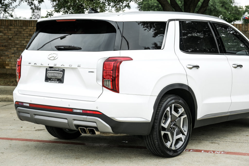 Used 2023 Hyundai Palisade Limited AWD/4WD image 17