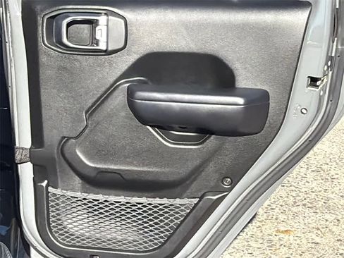 Used 2019 Jeep Wrangler Unlimited Rubicon image 15