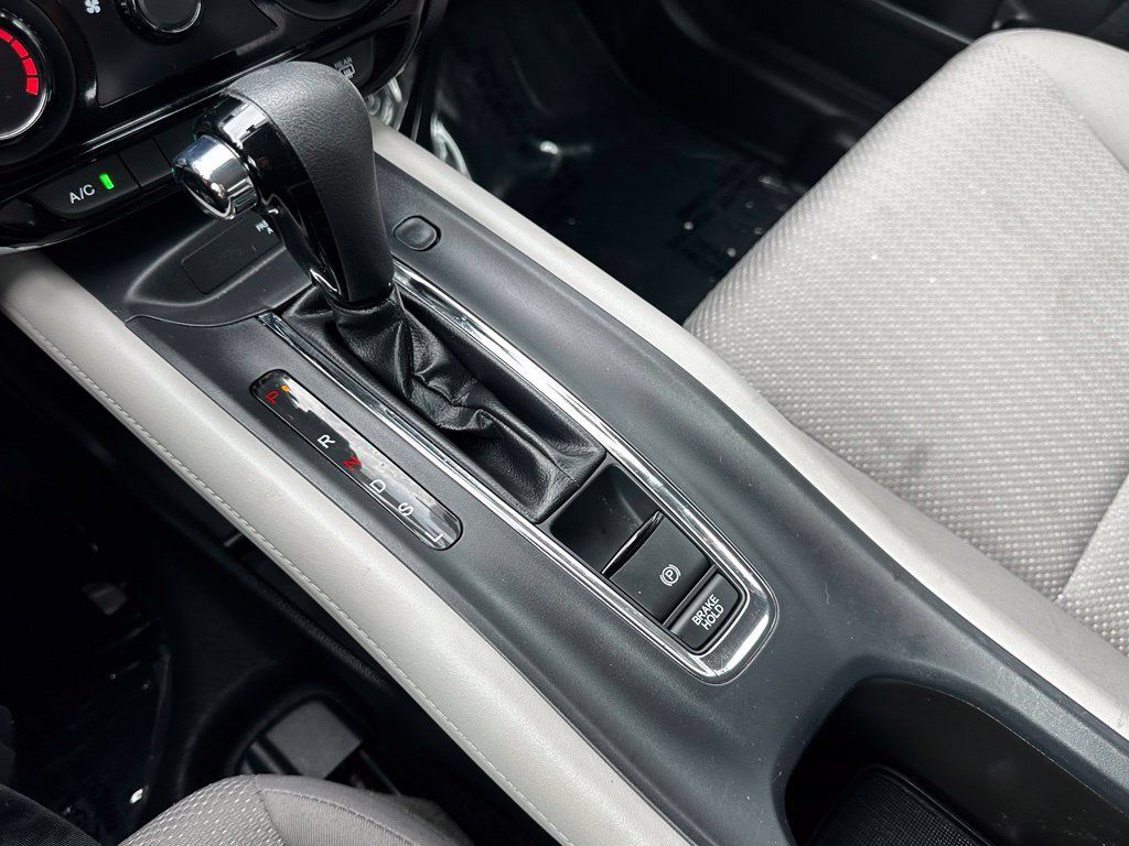 Used 2017 Honda HR-V LX image 28