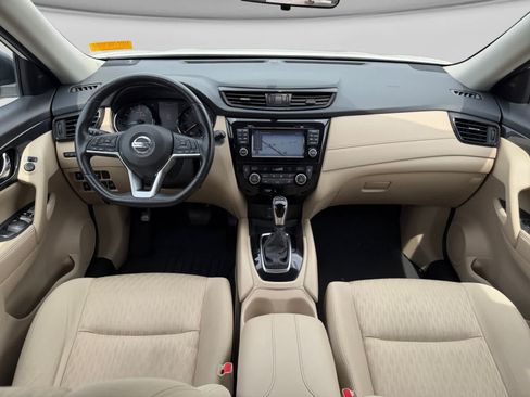 Used 2017 Nissan Rogue SV w/ SV Premium Package FWD image 15