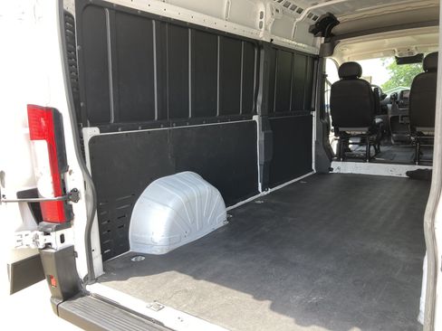 Used 2024 RAM ProMaster 2500 w/ Convenience Group FWD image 16
