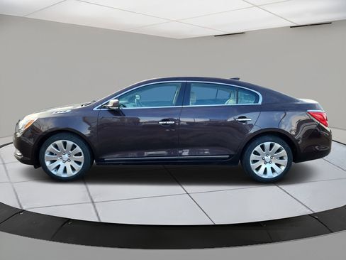 Used 2015 Buick LaCrosse Premium image 2