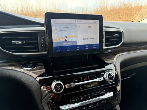 Used 2024 Ford Explorer Limited image 34