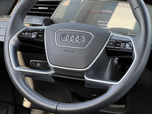 Used 2023 Audi e-tron Premium Plus w/ Premium Plus Package image 22