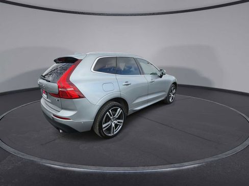 Used 2018 Volvo XC60 T5 Momentum w/ Advanced Package image 8