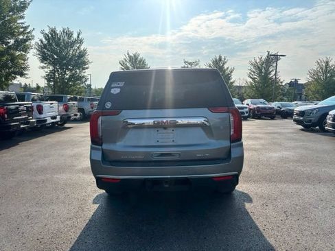 Used 2023 GMC Yukon XL SLT w/ SLT Premium Package AWD/4WD image 7