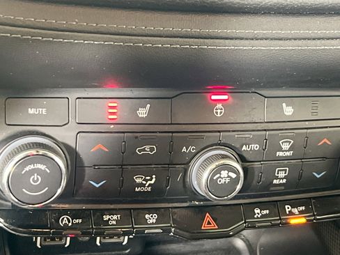 Used 2022 Dodge Durango GT w/ Blacktop Package image 19