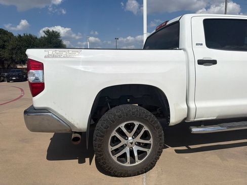 Used 2018 Toyota Tundra SR5 w/ SR5 Upgrade Package RWD image 9