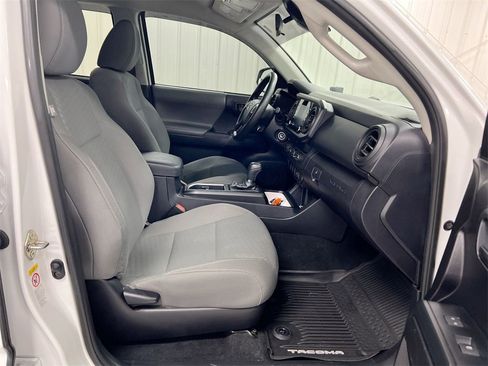 Used 2020 Toyota Tacoma SR5 image 21