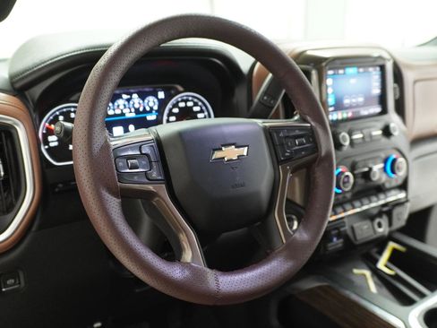 Used 2020 Chevrolet Silverado 1500 High Country w/ Technology Package AWD/4WD image 16
