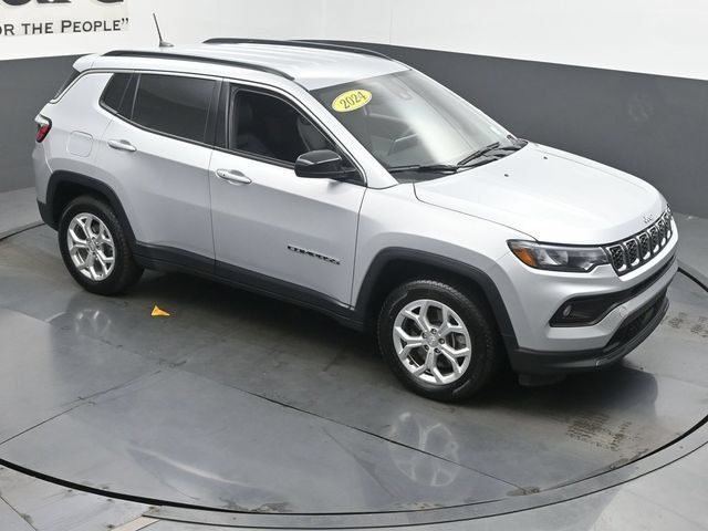 Used 2024 Jeep Compass Latitude AWD/4WD image 52