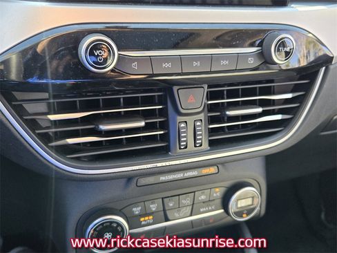 Used 2020 Ford Escape SE image 26