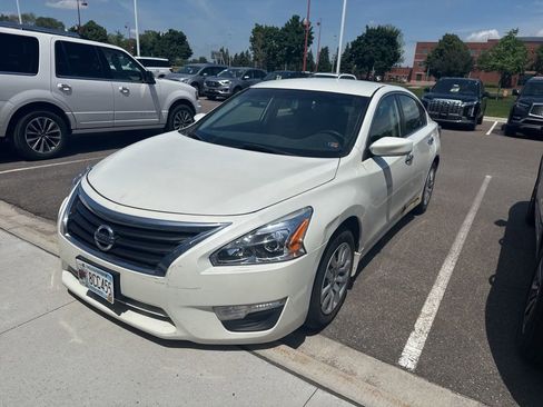 Used 2015 Nissan Altima 2.5 S w/ Power Driver Seat Package FWD image 4