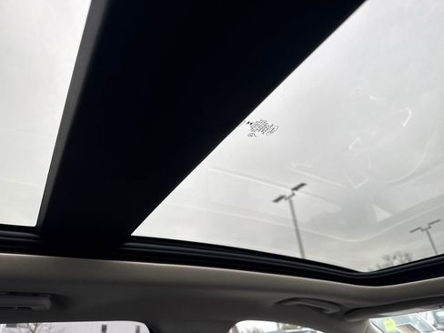 Certified 2024 Ford Edge SEL w/ Convenience Package image 11