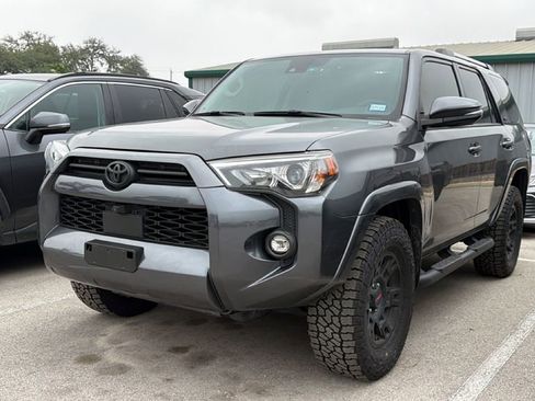 Used 2023 Toyota 4Runner SR5 Premium w/ Moonroof Package AWD/4WD image 15
