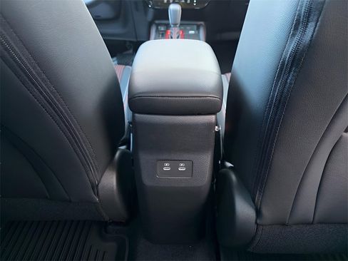 New 2026 Nissan Kicks SR image 10