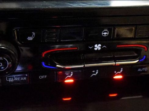 Used 2022 Jeep Grand Cherokee L Limited image 19