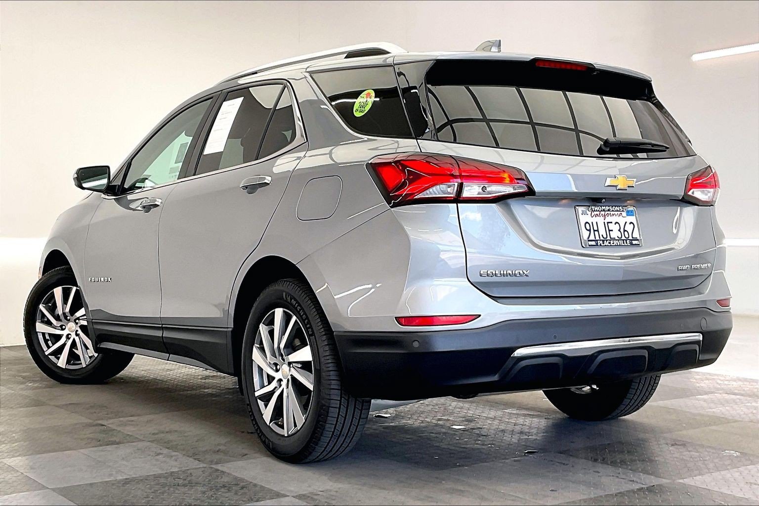 Used 2023 Chevrolet Equinox Premier AWD/4WD image 10