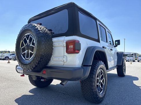 Used 2024 Jeep Wrangler Unlimited Rubicon w/ Capability Package AWD/4WD image 10