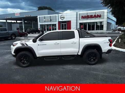 Used 2025 Chevrolet Colorado ZR2 w/ Midnight Edition AWD/4WD image 7
